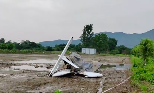 A Light aircraft crashed into farmland in Jiangsu, causing serious damage! The research and development company claims that one side of the fuel tank is empty