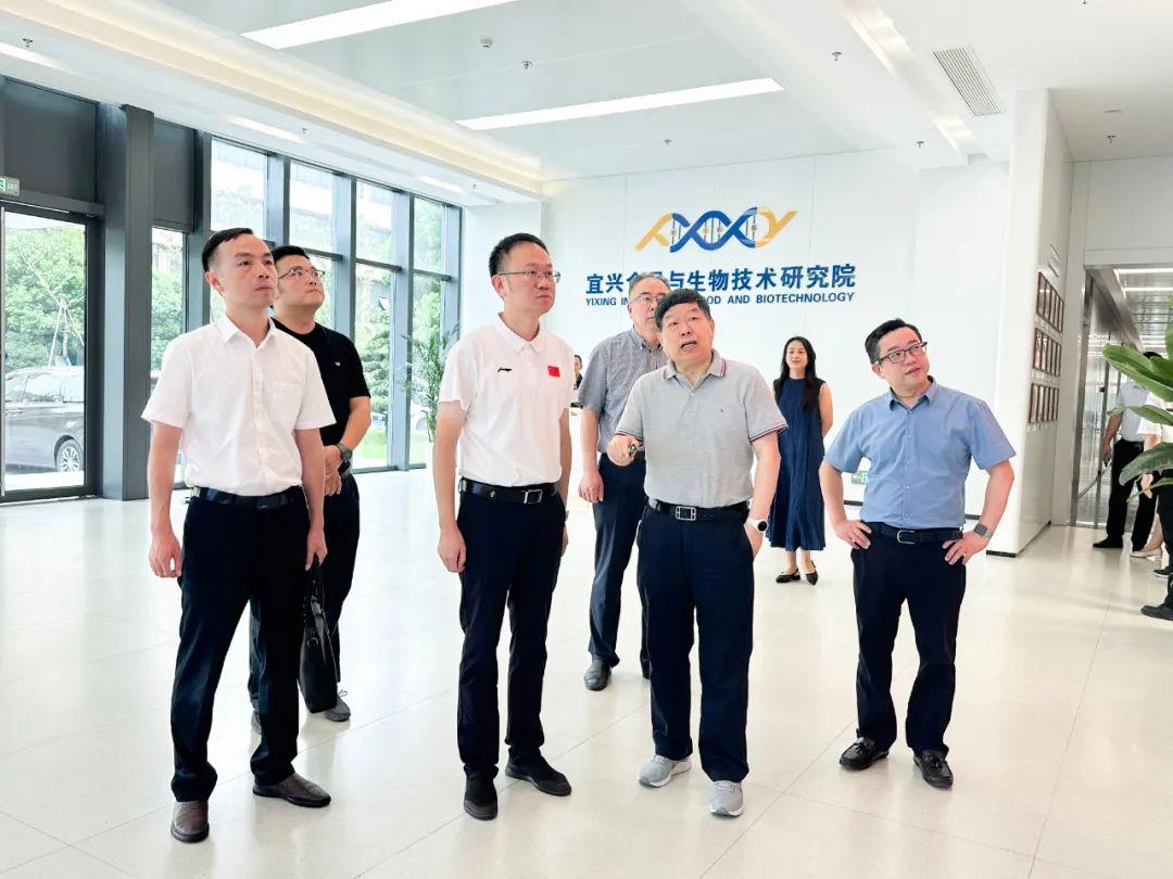 Peng Zisheng led a team to visit Academician Chen Jian
