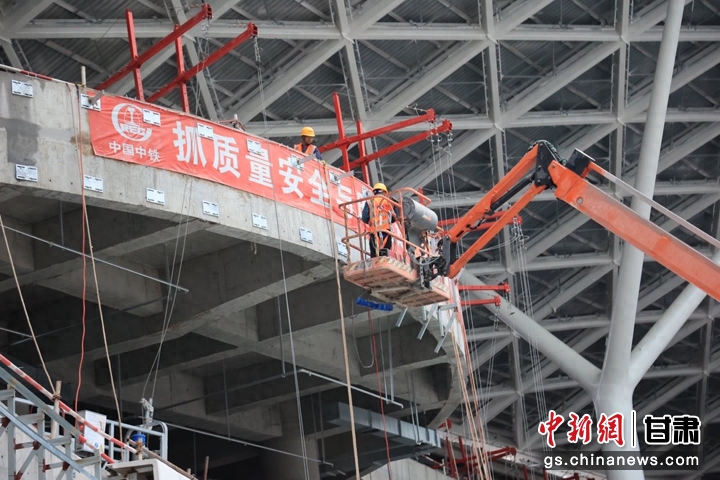 Gan Kuai kan: Lanzhou Zhongchuan International Airport Phase III Expansion Project: Construction Continues, Construction Forces 