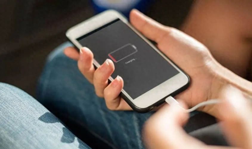 Charge your phone to 100% before unplugging? So we all made a mistake! No wonder the lifespan of mobile phones is getting shorter and shorter