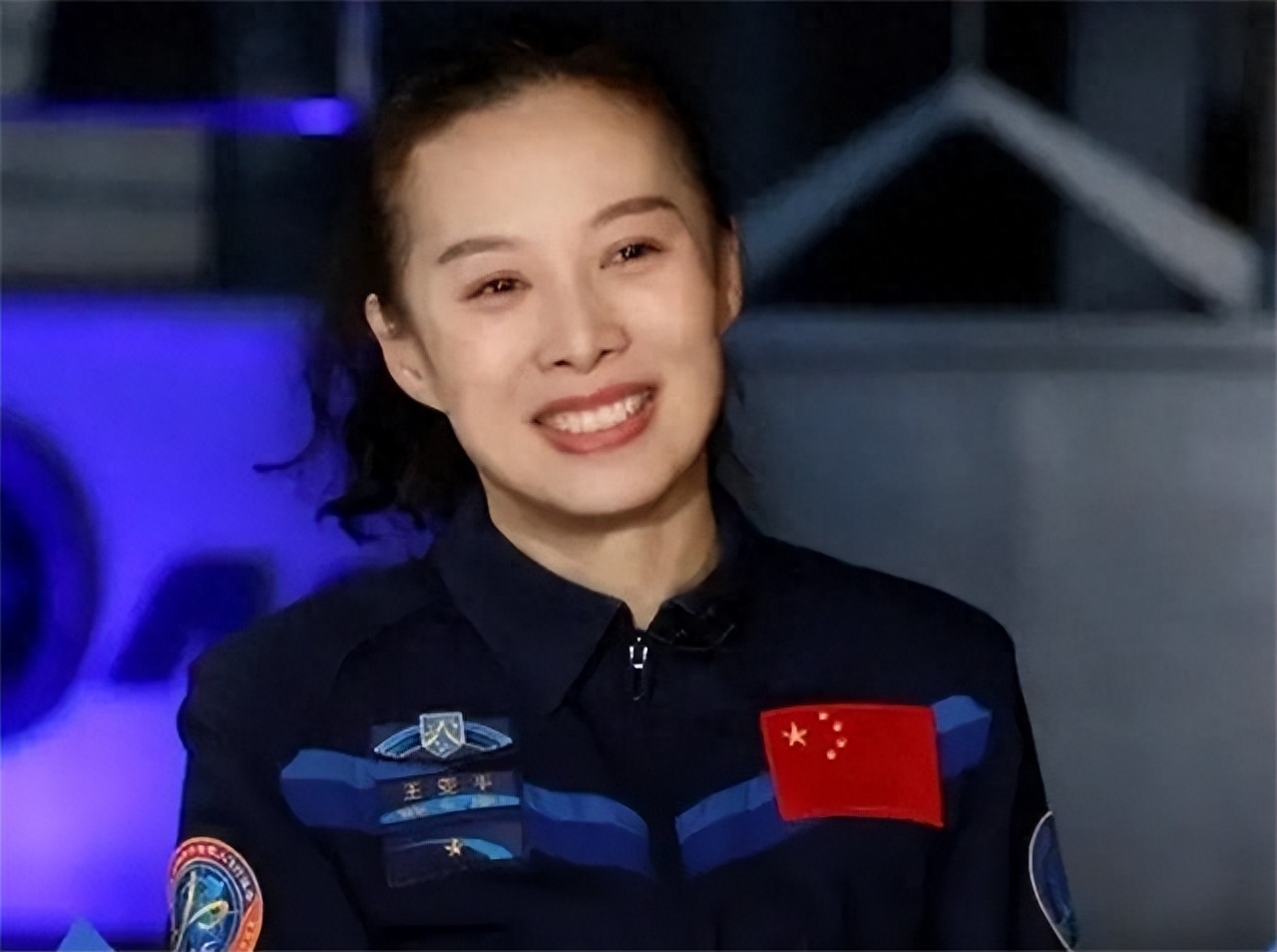 How difficult is it for female astronaut Wang Yaping of Shenzhou 13 to walk outside the spacecraft? The sacrifice is too great to be admirable