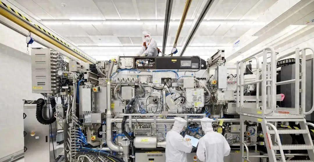 Bypassing the EUV lithography machine to create a 2nm chip! ASML never expected that sanctions would come so quickly